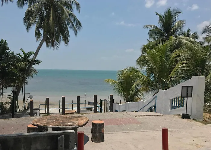 Newly Renovated Comfy Beachfront View At Seri Bulan Port Dickson