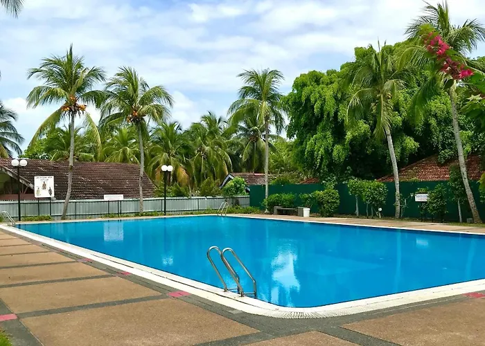 Newly Renovated Comfy Beachfront View At Seri Bulan Port Dickson
